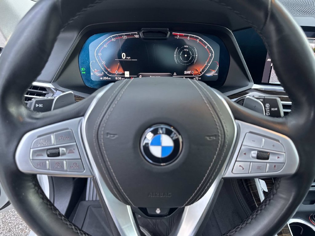 Used 2019 White Metallic BMW xDrive40i image 32