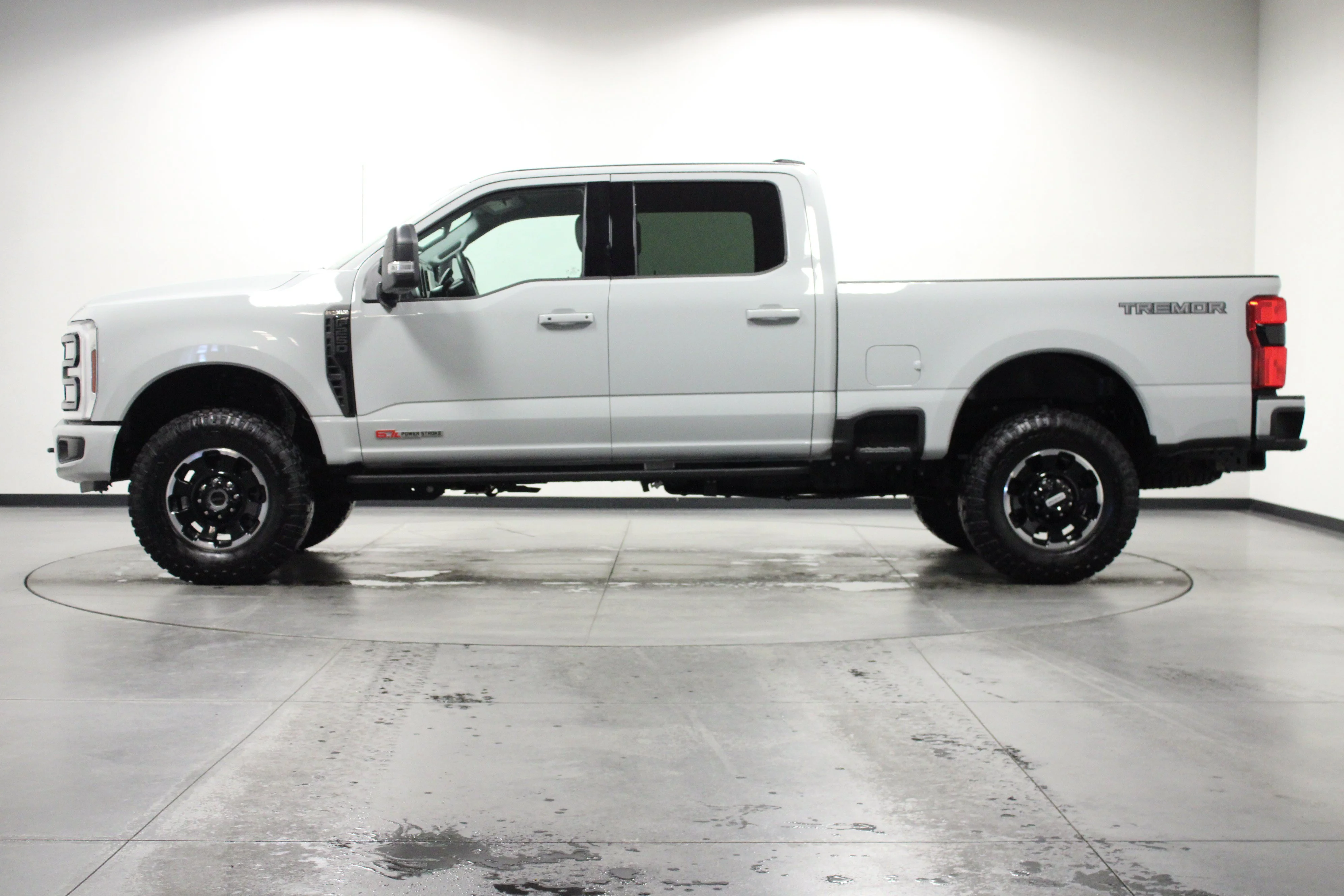 Used 2025 Avalanche Ford XLT image 7