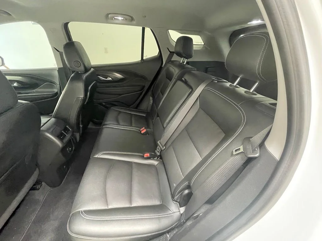 Used 2022 White GMC SLT image 12