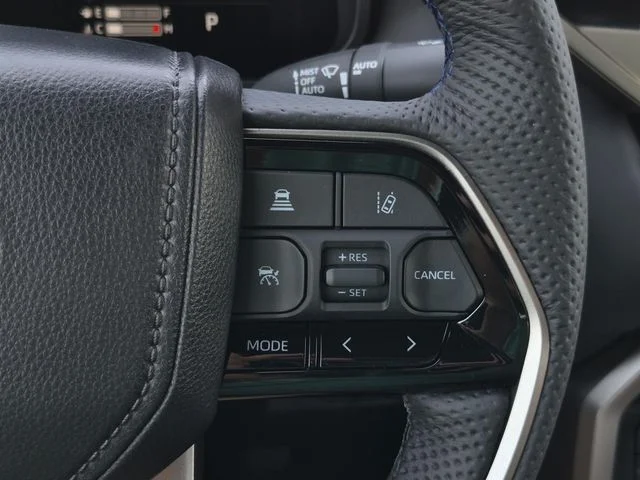New 2026 Wind Chill Pearl <sup>1</sup> Toyota  Platinum image 23