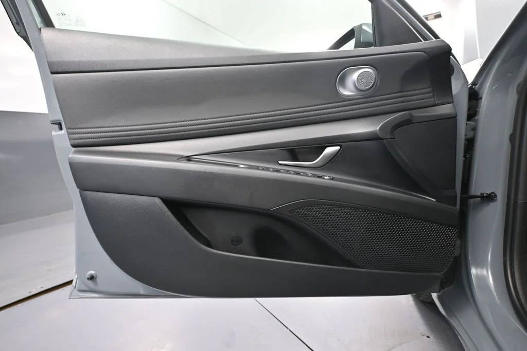 Used 2021 Gray Hyundai SEL image 18