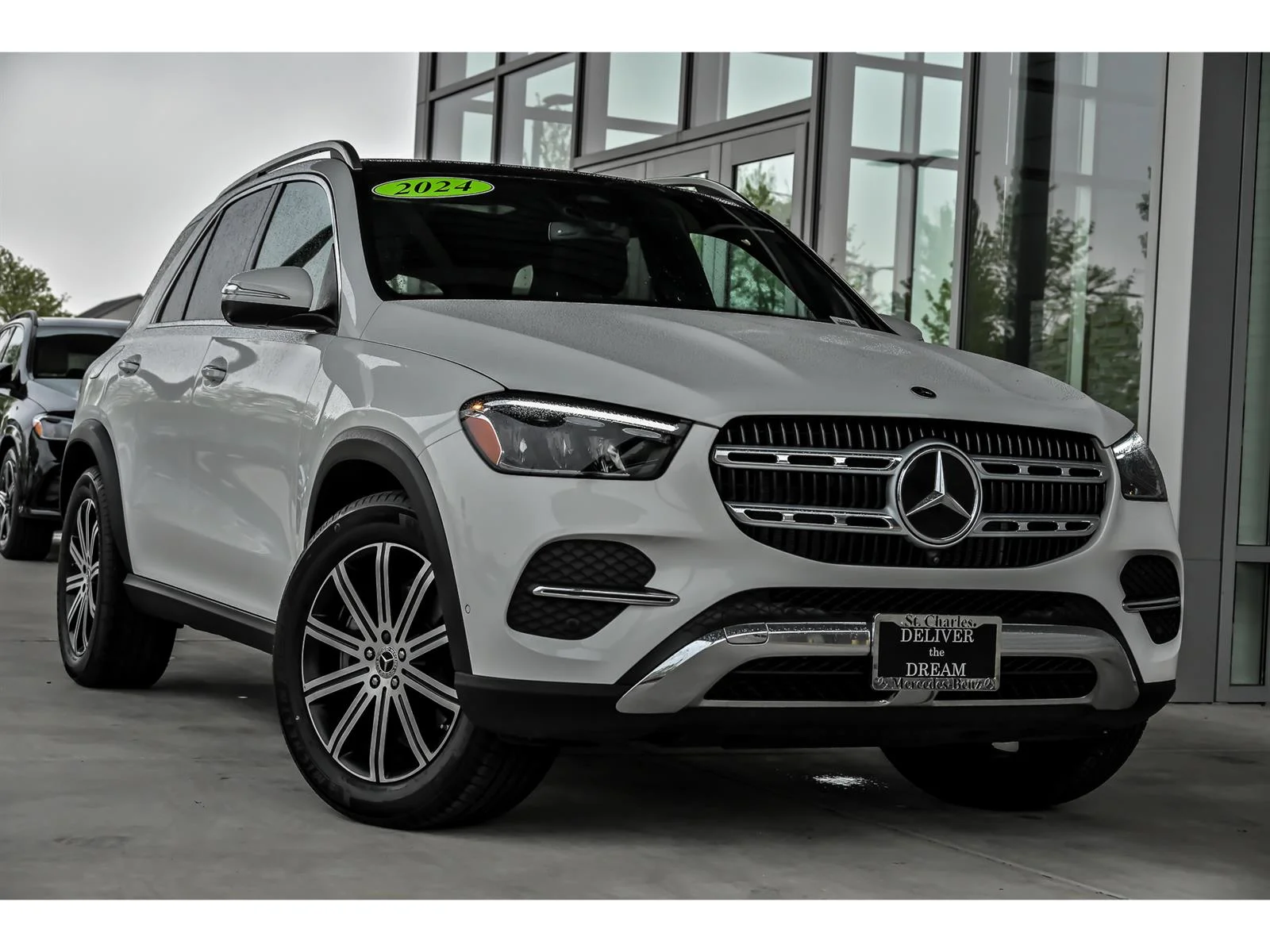 Used 2024 White Mercedes-Benz GLE 350 4MATIC® image 1