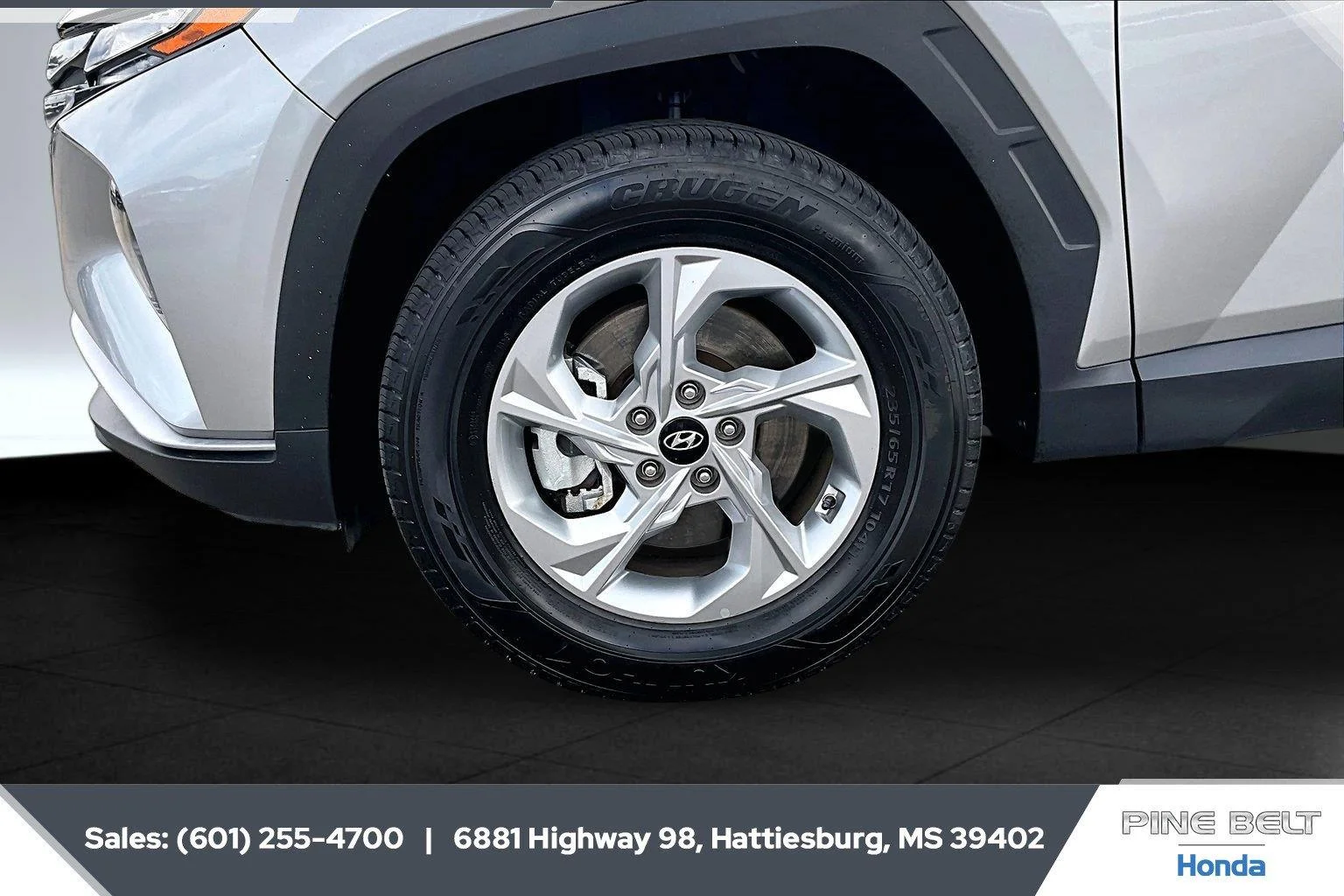 Used 2024 Shimmering Silver Hyundai SEL image 7