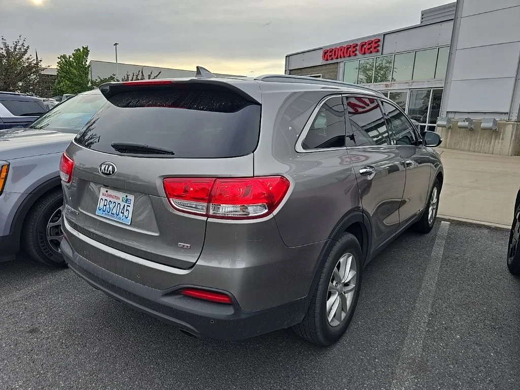 Used 2018 Silver Kia LX image 2