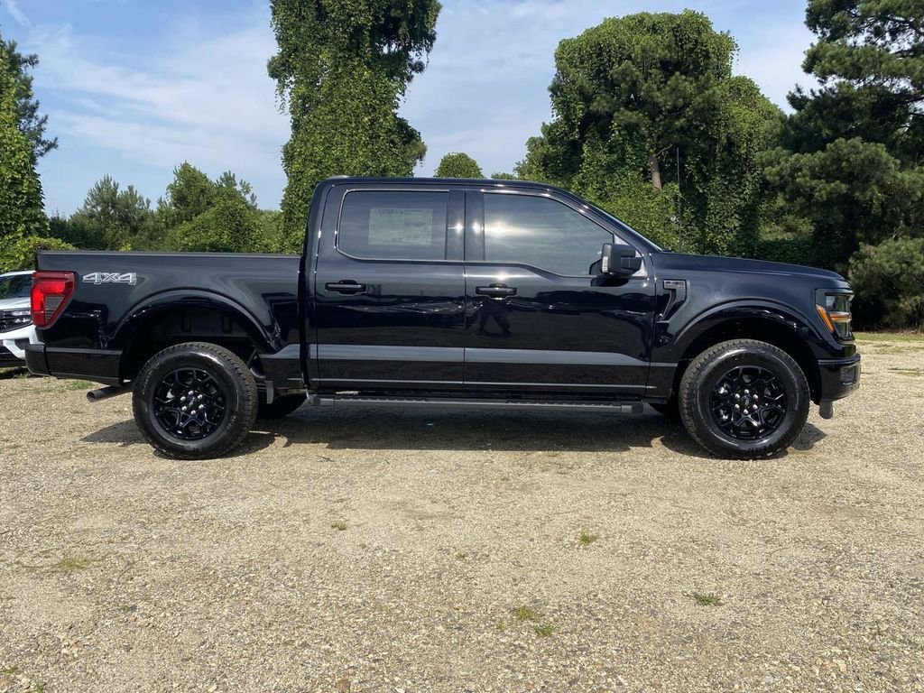 New 2026 Agate Black Metallic Ford XLT image 2