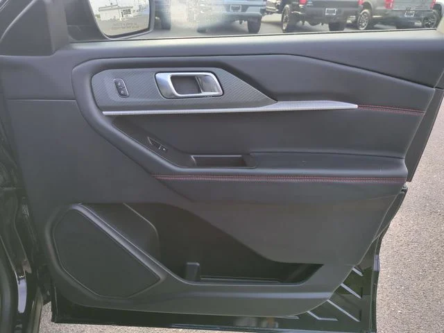 Used 2025 Black Ford ST-Line image 33