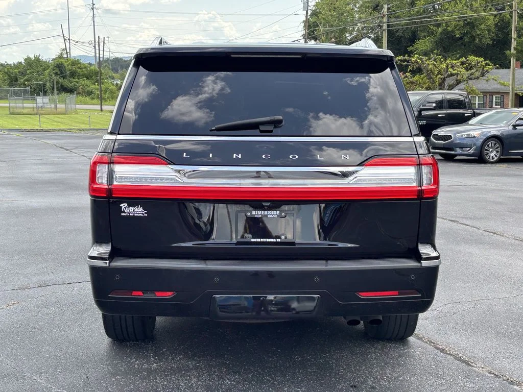 Used 2020 Black Lincoln Reserve image 7