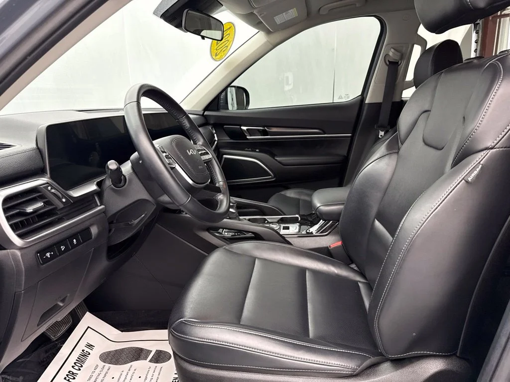 Used 2024 Silver Kia S image 16