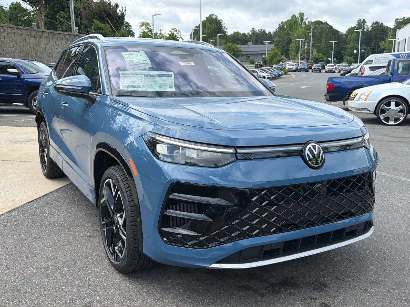 New 2026 monterey blue pearl Volkswagen SEL R-Line Turbo image 7