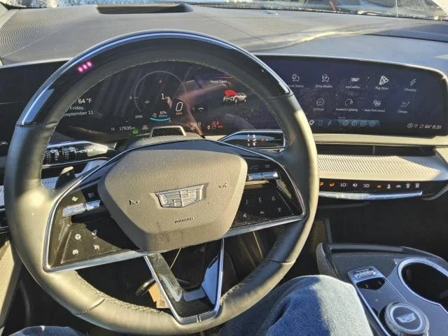 Used 2025 White Cadillac Luxury 2 image 4