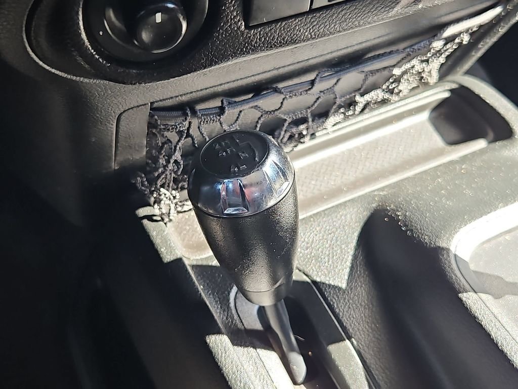 Used 2018 Billet Silver Metallic Clearcoat Jeep Unlimited Sport image 19