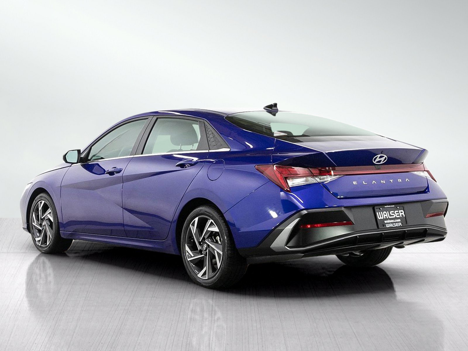 Used 2025 Intense Blue Hyundai SEL Convenience IVT image 4