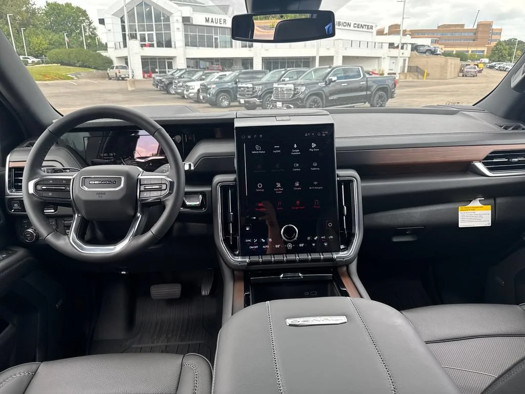 2026 GMC Yukon XL Denali - Photo 13