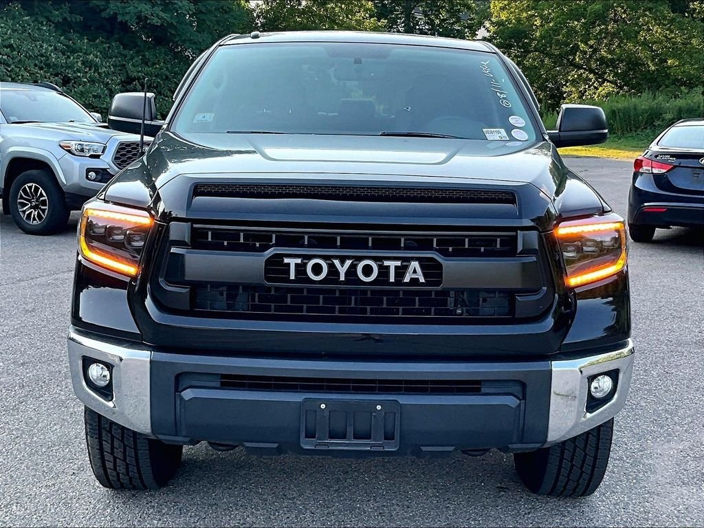 Used 2014 Black Toyota SR5 image 2