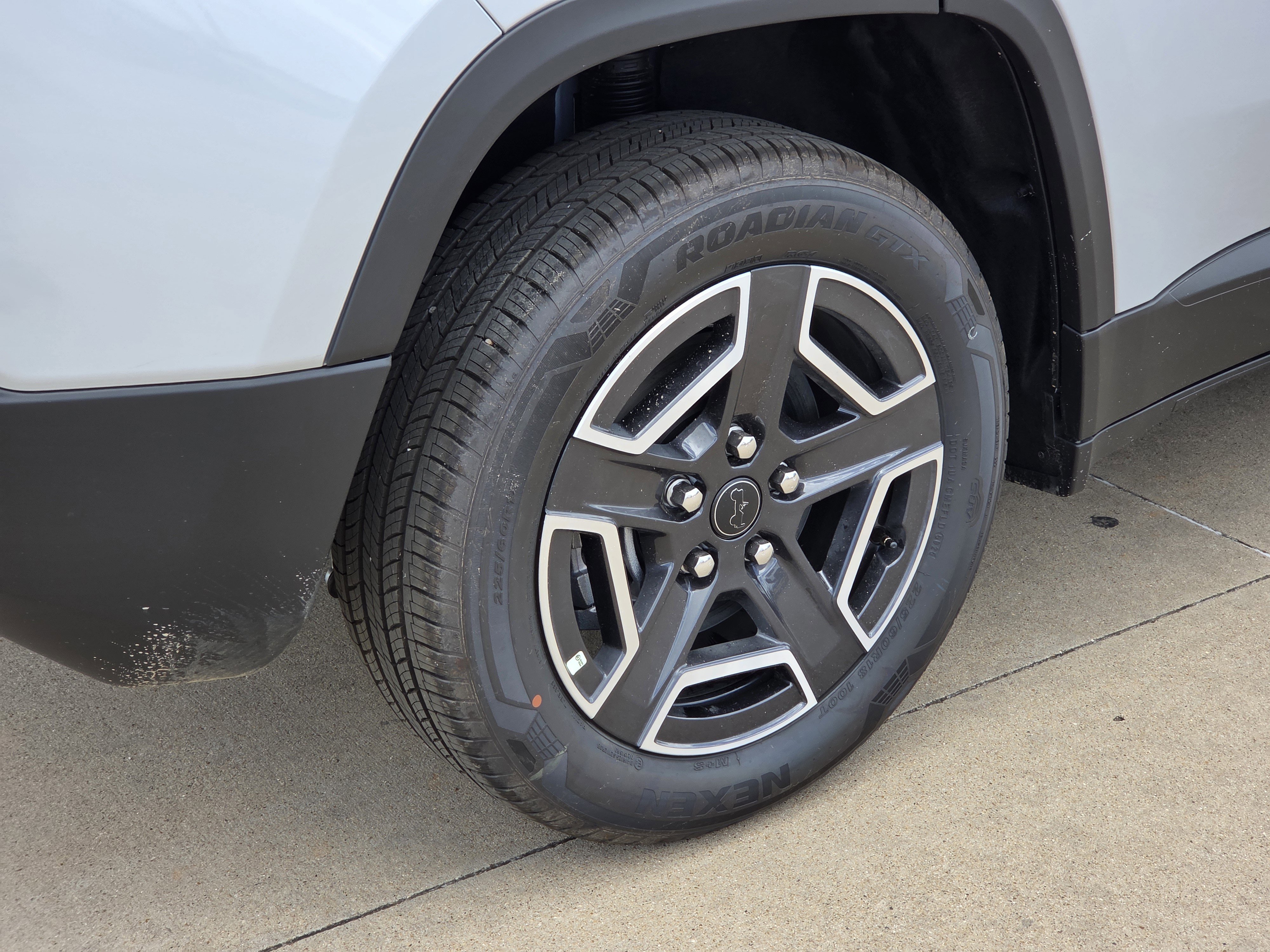 New 2026 Silver Zynith Clearcoat Jeep Laredo image 5