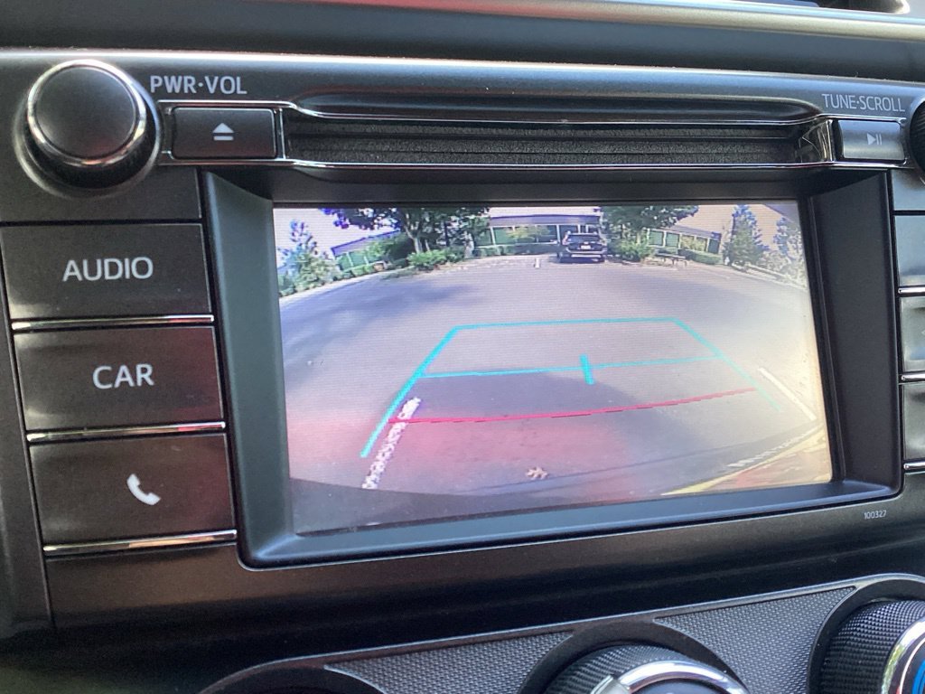 Used 2015 Gray Toyota LE image 13