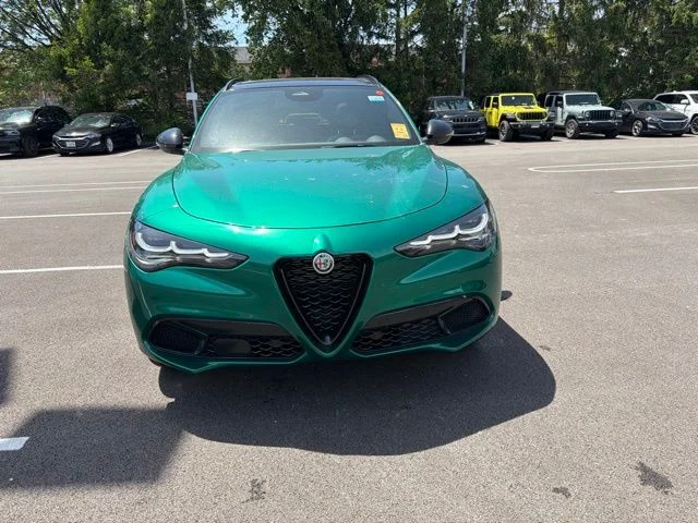 Used 2025 Green Alfa Romeo Base image 2