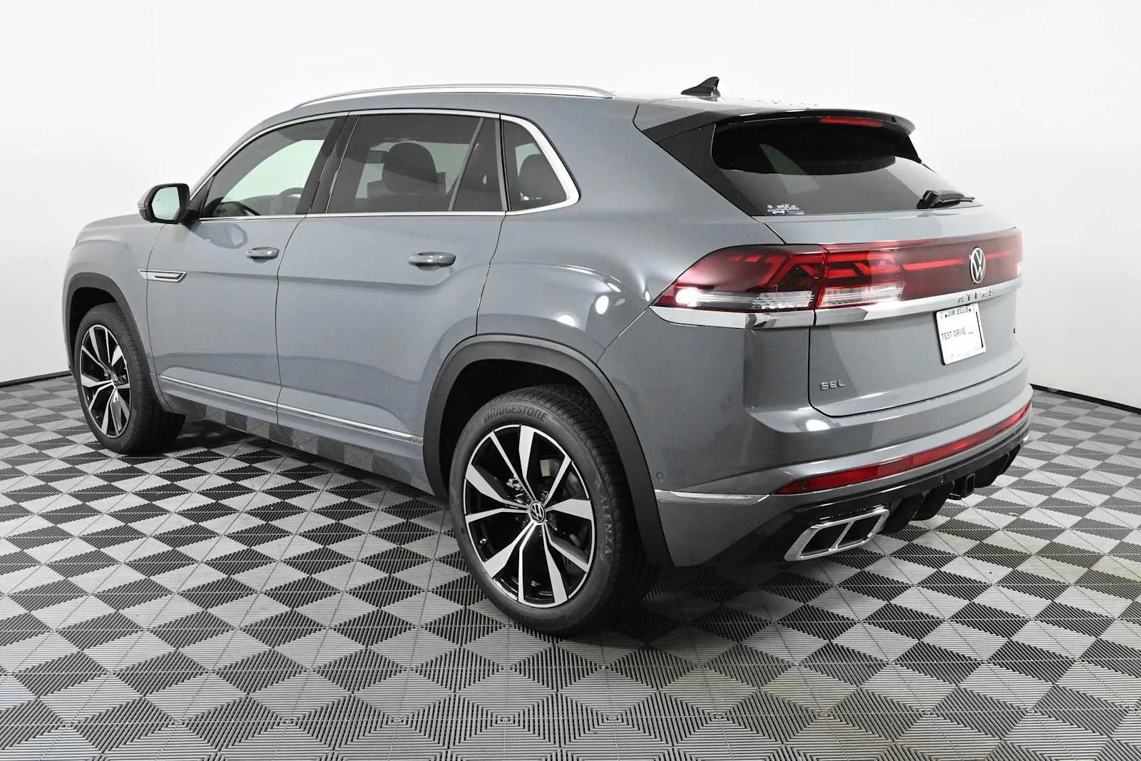 New 2026 Pure Gray Volkswagen 2.0T SEL Premium R-Line image 8