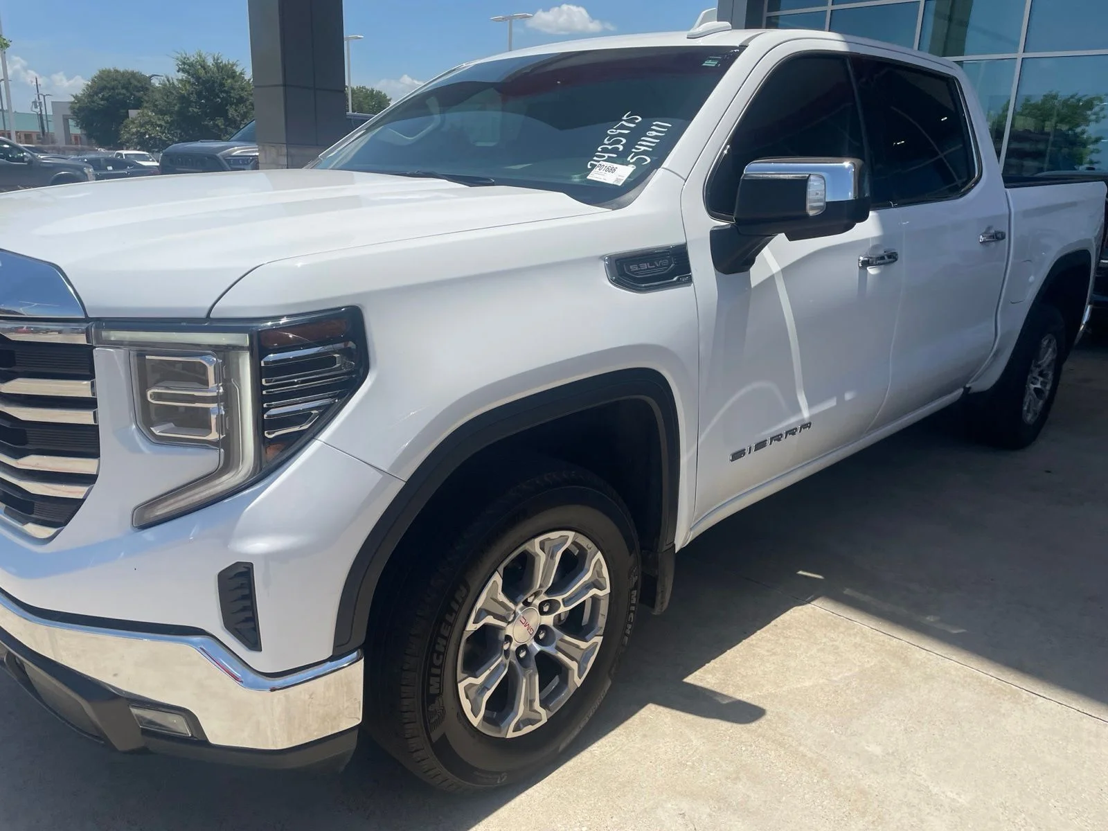 2025 GMC Sierra 2WD Crew Cab Short Box SLT's photo