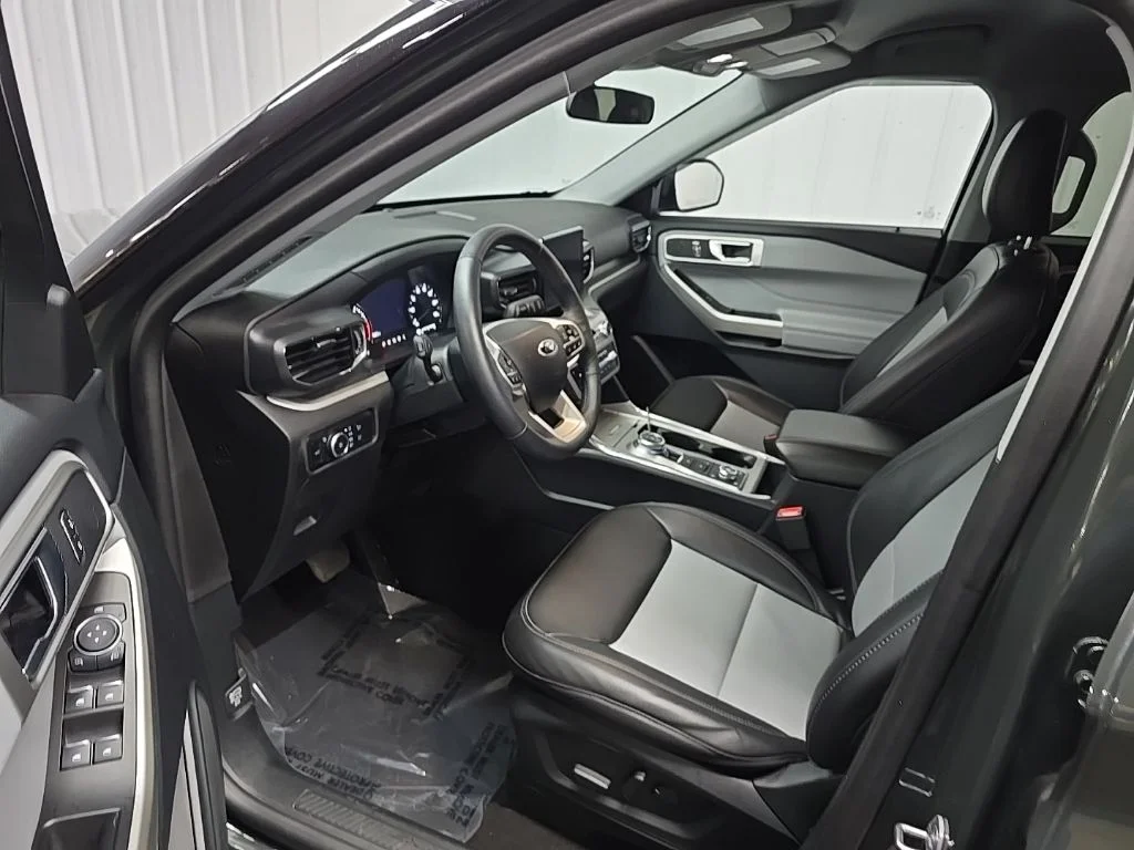Used 2024 Green Ford XLT image 32