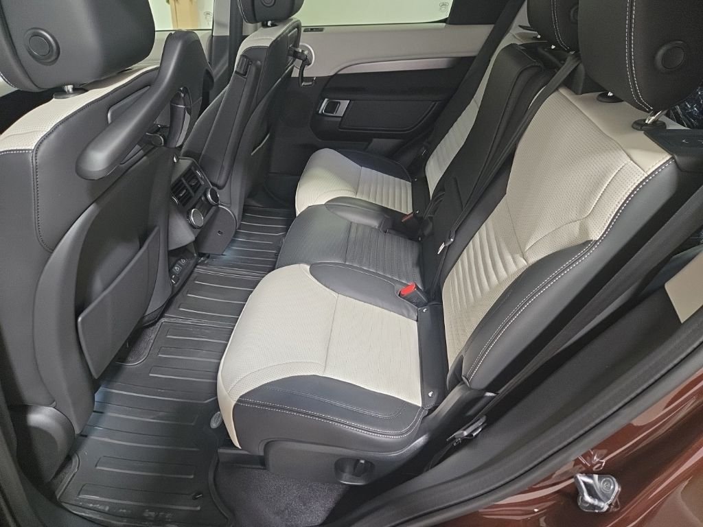 New 2026 Sedona Red Land Rover Gemini Edition image 23