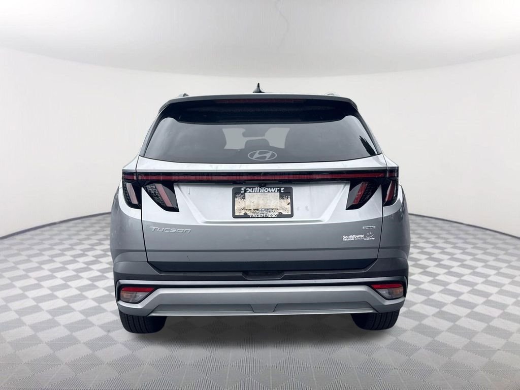 Used 2025 Silver Hyundai SEL Convenience image 6
