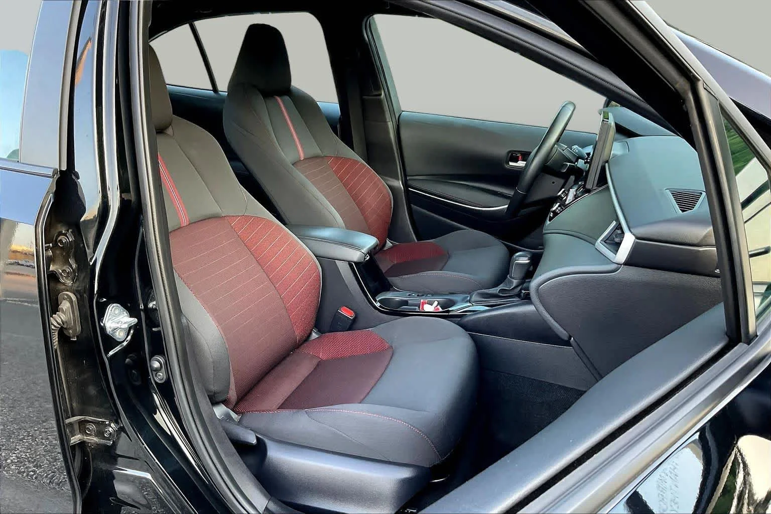 Certified Used 2025 Midnight Black Metallic Toyota SE image 9