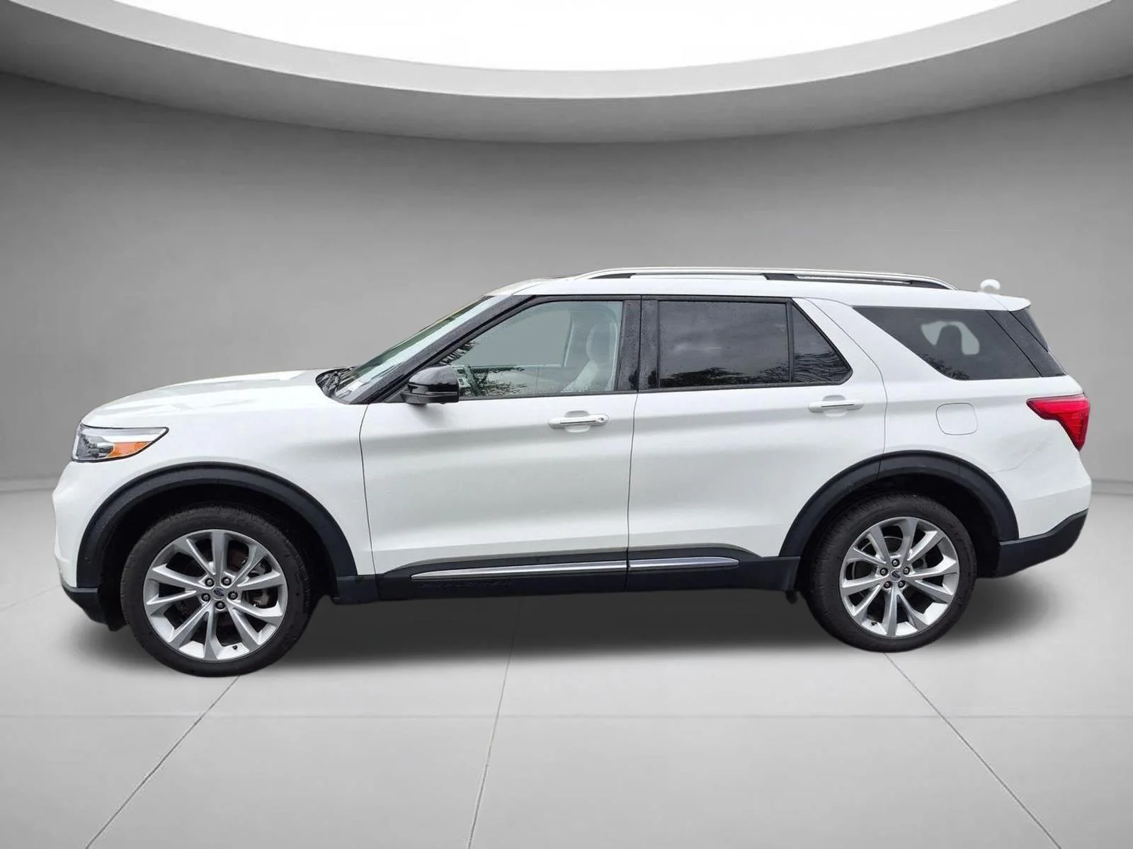 Used 2022 Star White Metallic Tri-Coat Ford Platinum image 2