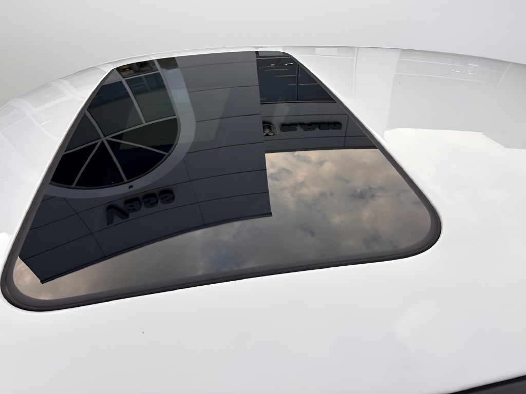 Used 2025 White Hyundai Limited image 37