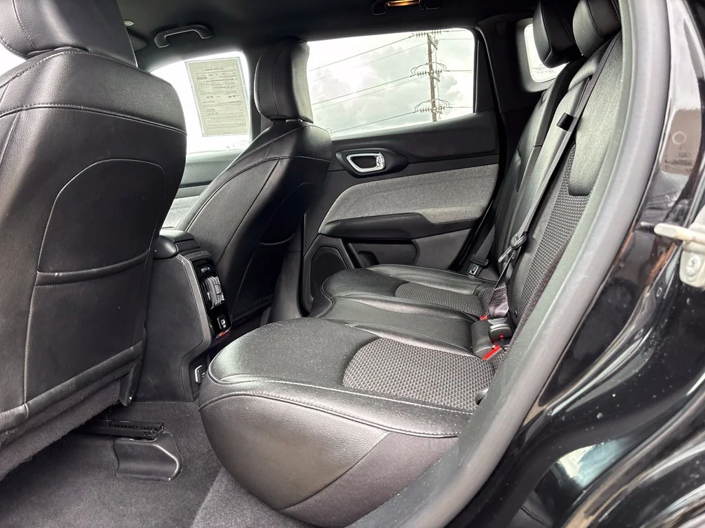 Used 2024 Diamond Black Jeep Latitude image 13