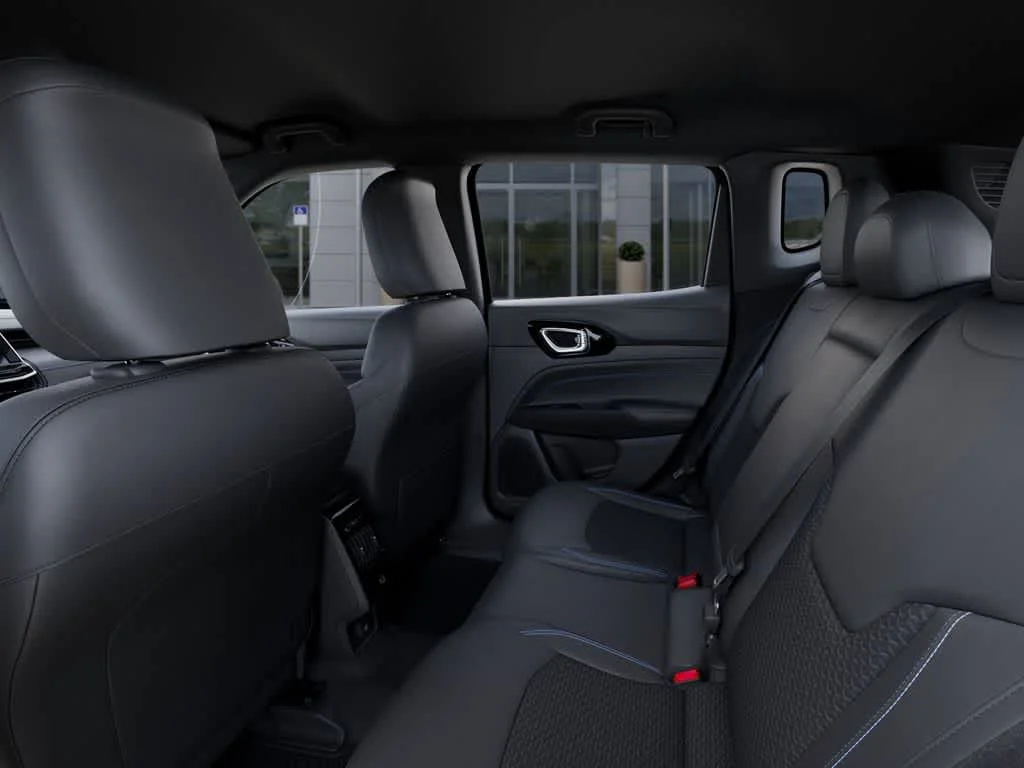 New 2026 Fathom Blue Pearl-Coat Exterior Paint Jeep Latitude Altitude image 23