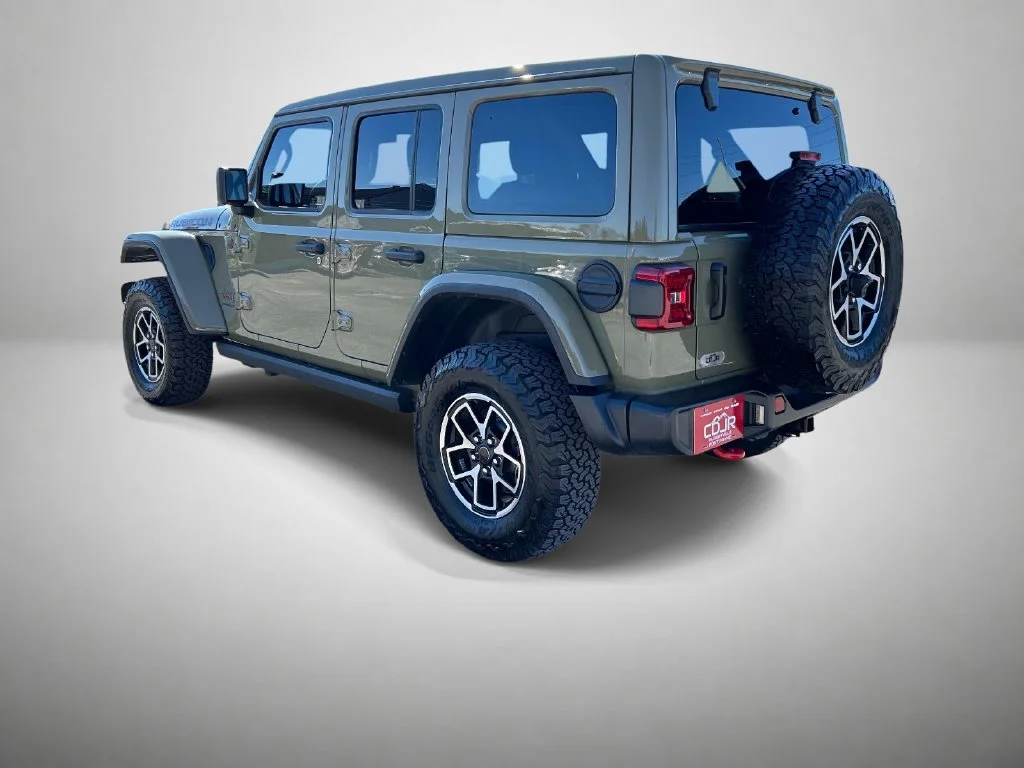 Used 2025 Green Jeep Rubicon image 5