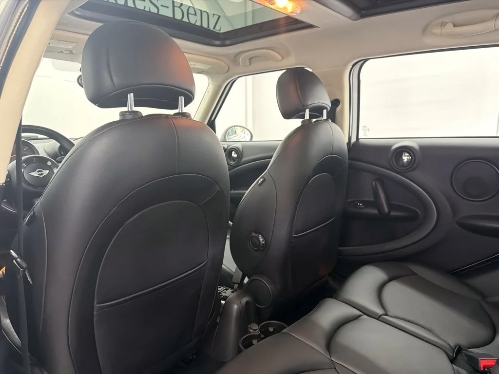 Used 2015 White MINI Base image 9