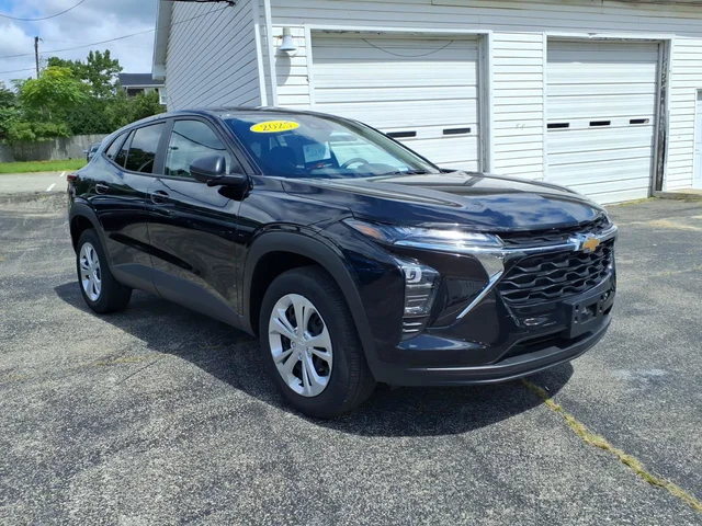 2025 Chevrolet Trax LS