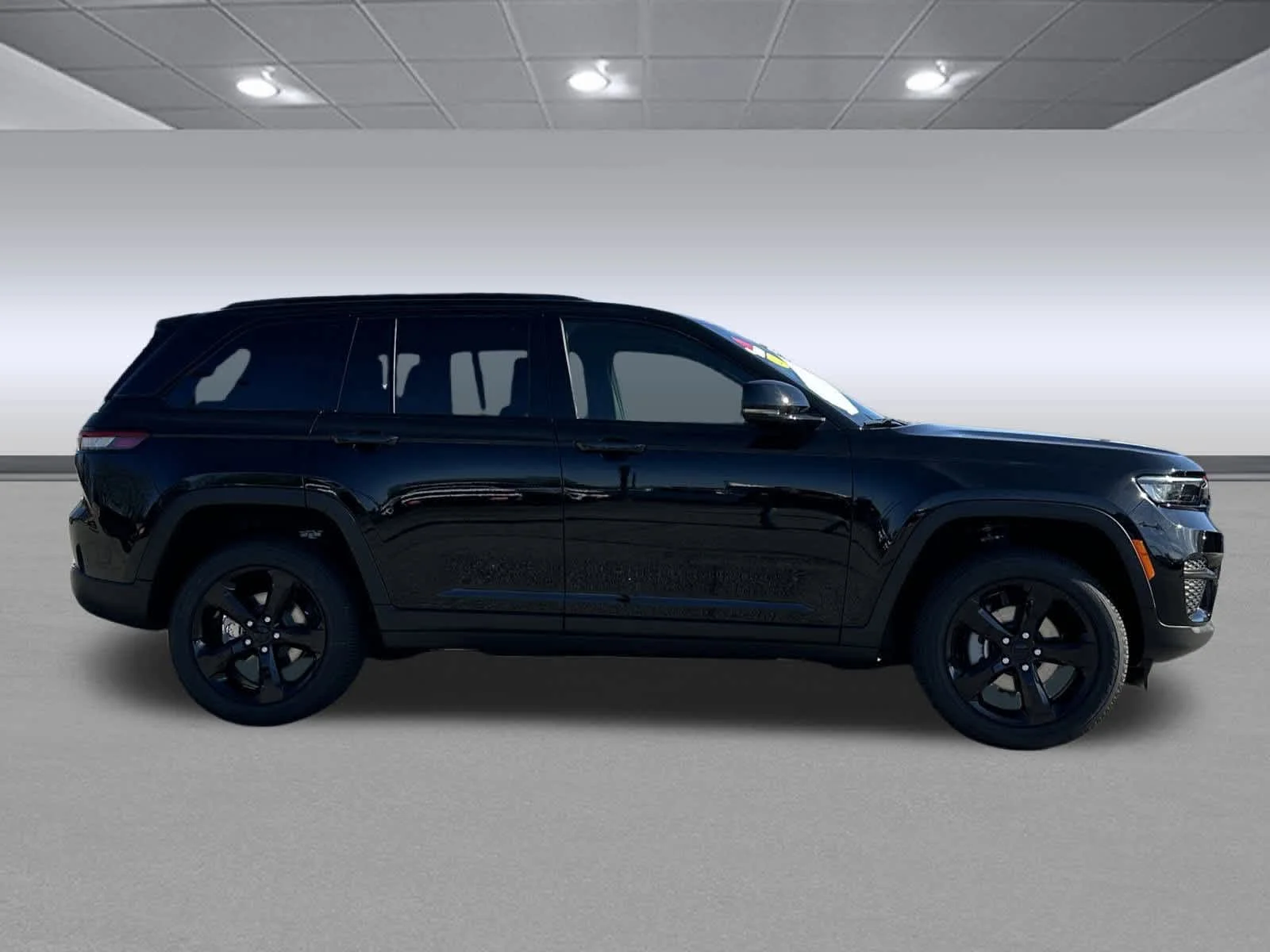 New 2025 Diamond Black Crystal Pearlcoat Jeep Altitude X image 8