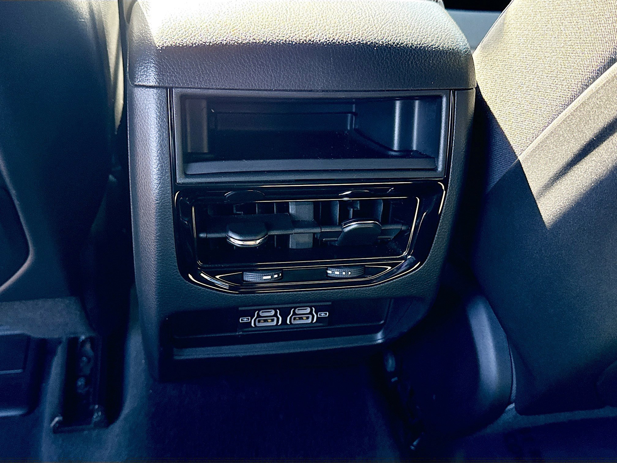 Used 2025 Silver Zynith Jeep Laredo X image 19
