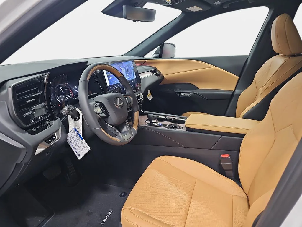 New 2026 Eminent White Pearl Lexus PREMIUM PLUS image 15