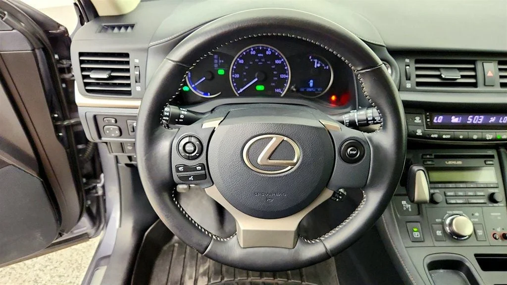 Used 2016 Nebula Gray Pearl Lexus 5dr Sedan Hybrid w/ Moonroof, Backup Camera & Seat Comfort Pkg image 15