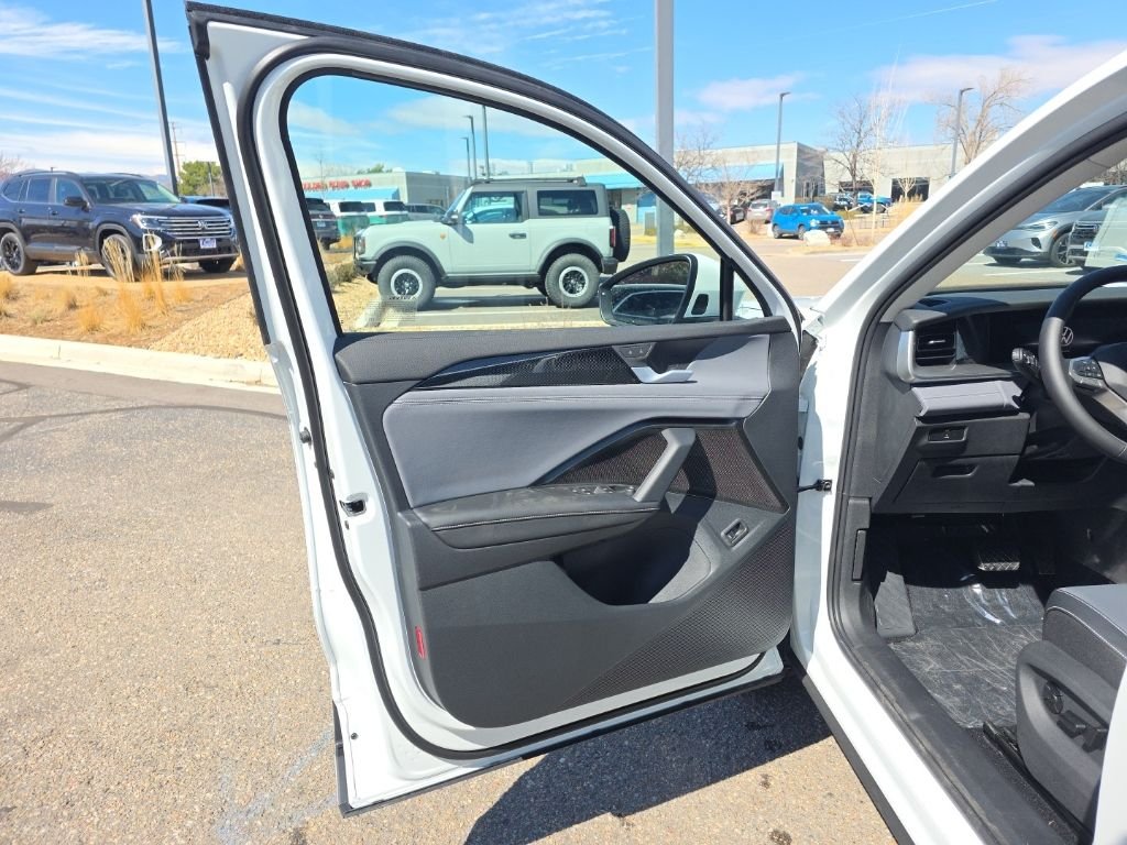New 2026 Pure White Volkswagen 2.0T SE image 9