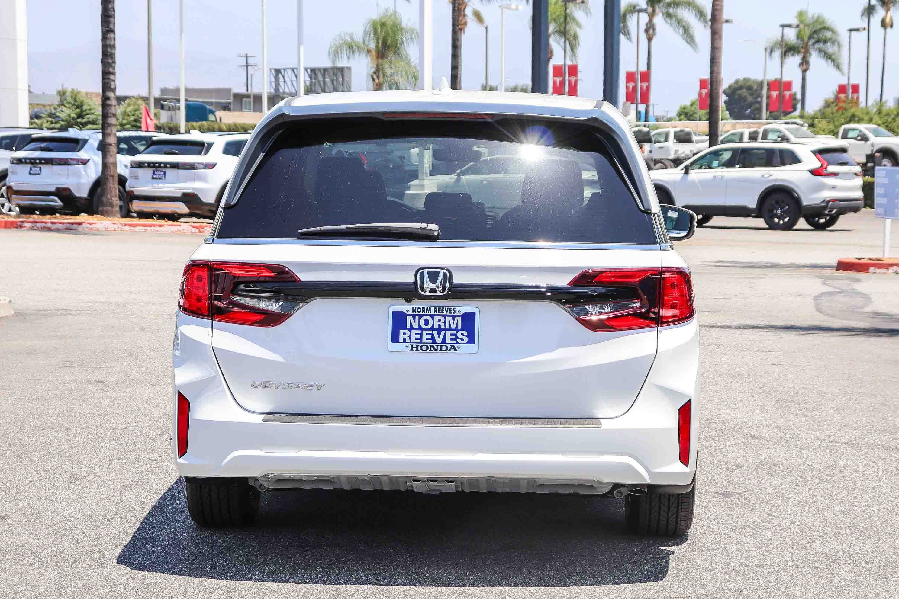 New 2026 Platinum White Pearl Honda EX-L Auto image 10