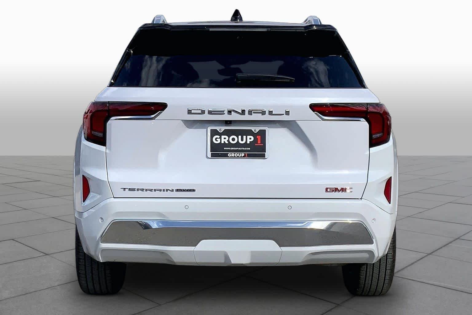 Used 2026 Glacier White Tricoat GMC AWD Denali image 5