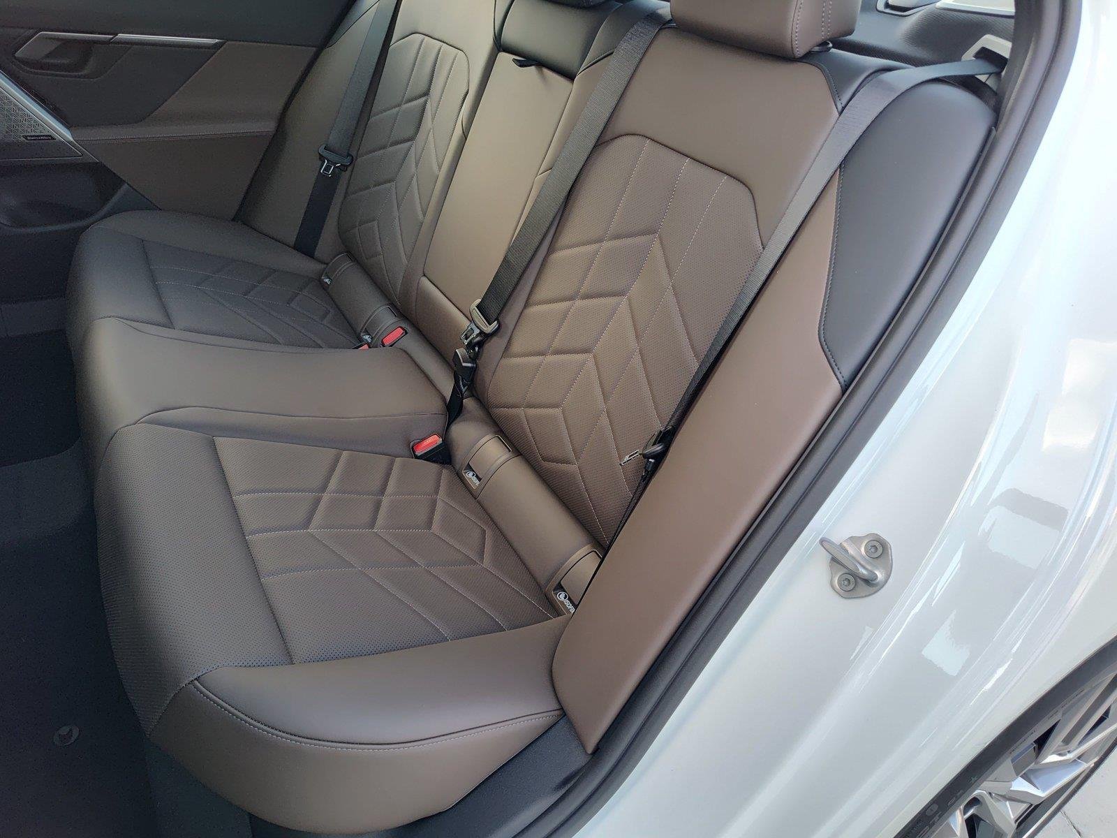 New 2027 Mineral White Metallic BMW 530i image 14