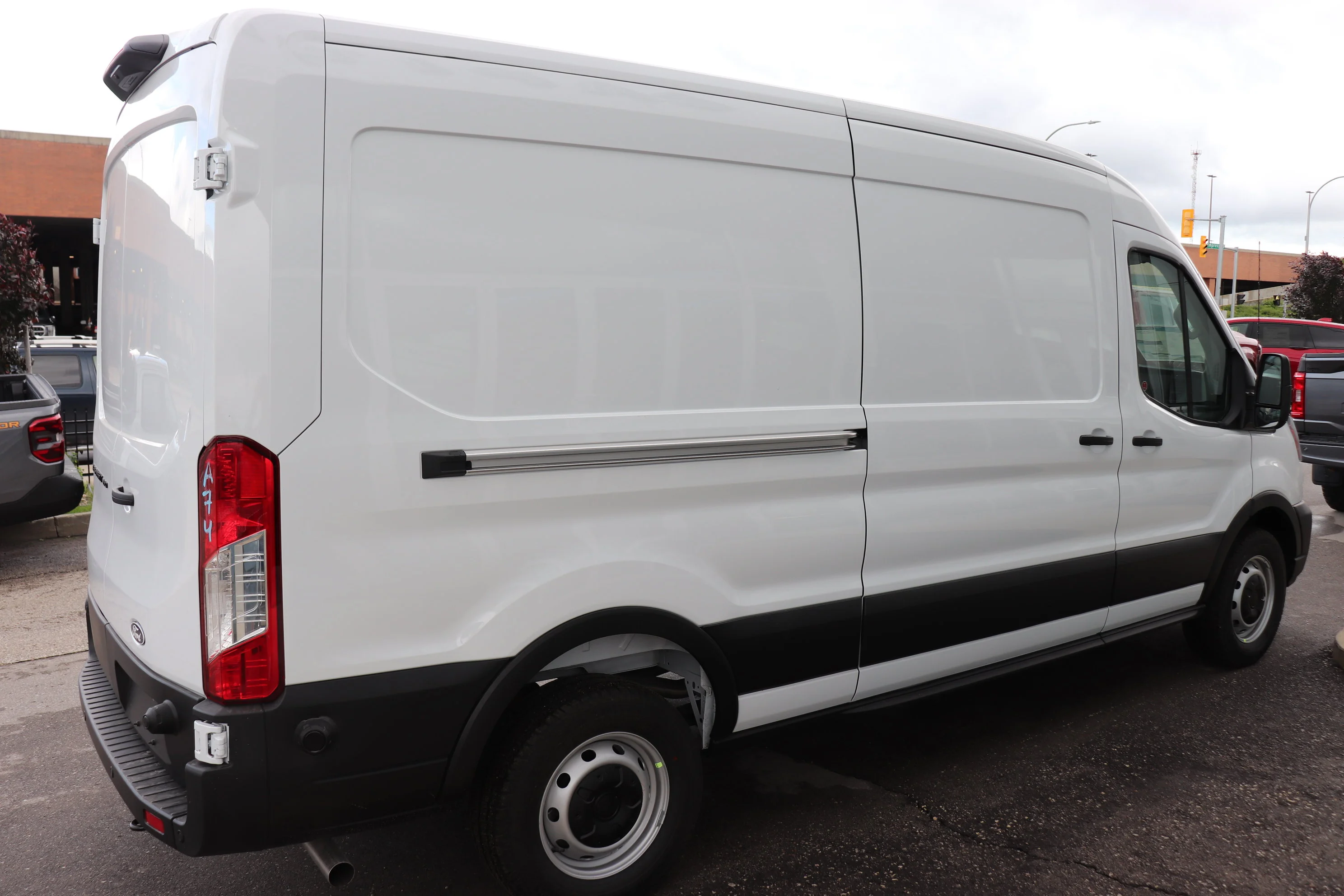 New 2026 OXFORD WHITE Ford  image 5
