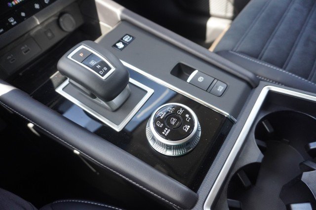 2025 Mitsubishi Outlander Plug-in Hybrid SE - Photo 28