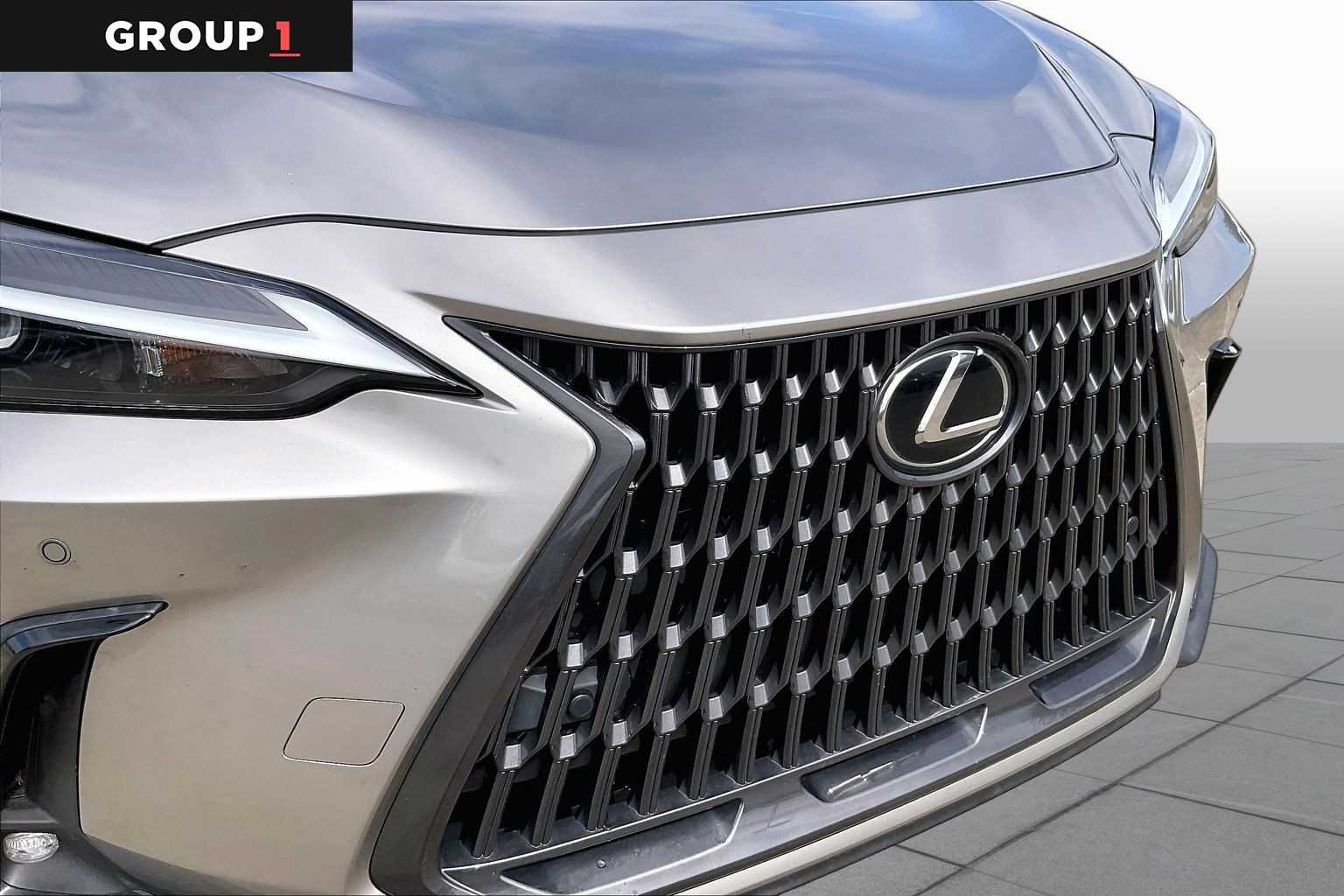Used 2024 Atomic Silver Lexus Premium image 27