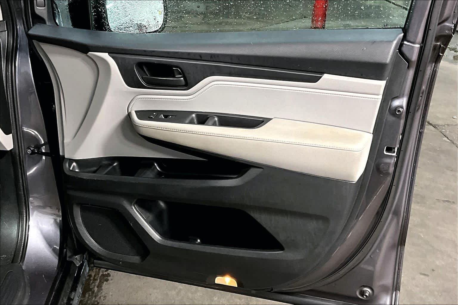 Used 2018 Modern Steel Metallic Honda EX-L image 22
