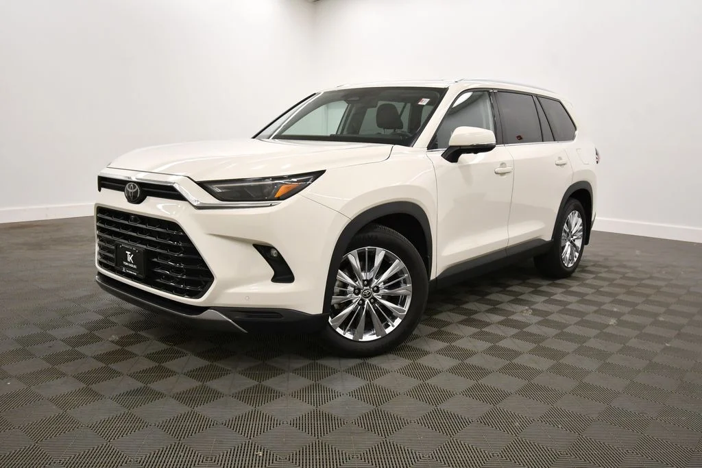 Used 2024 Toyota Grand Highlander Platinum with VIN 5TDAAAB58RS007403 for sale in Rochester, Minnesota