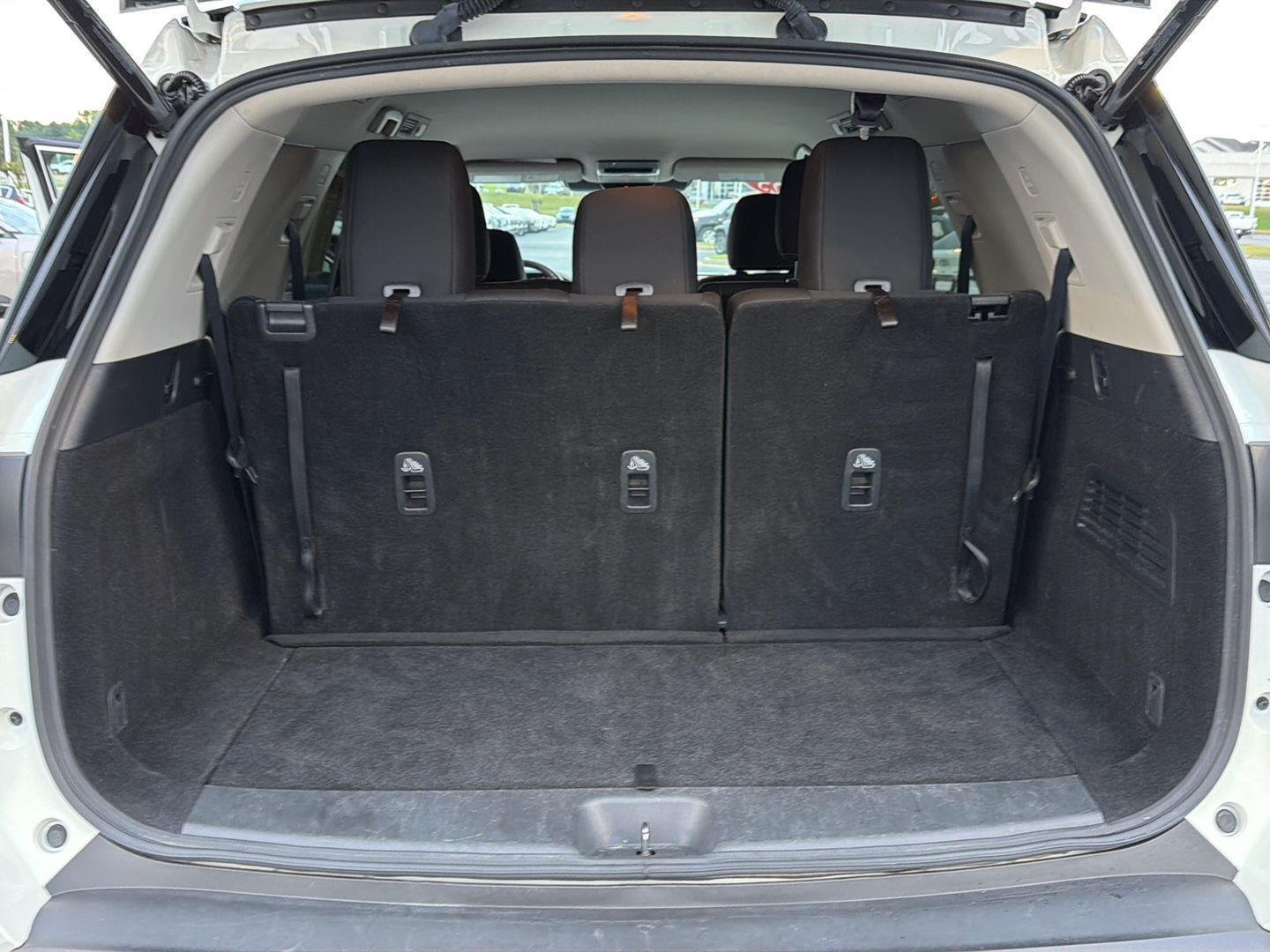 2025 Nissan Pathfinder SV - Photo 34
