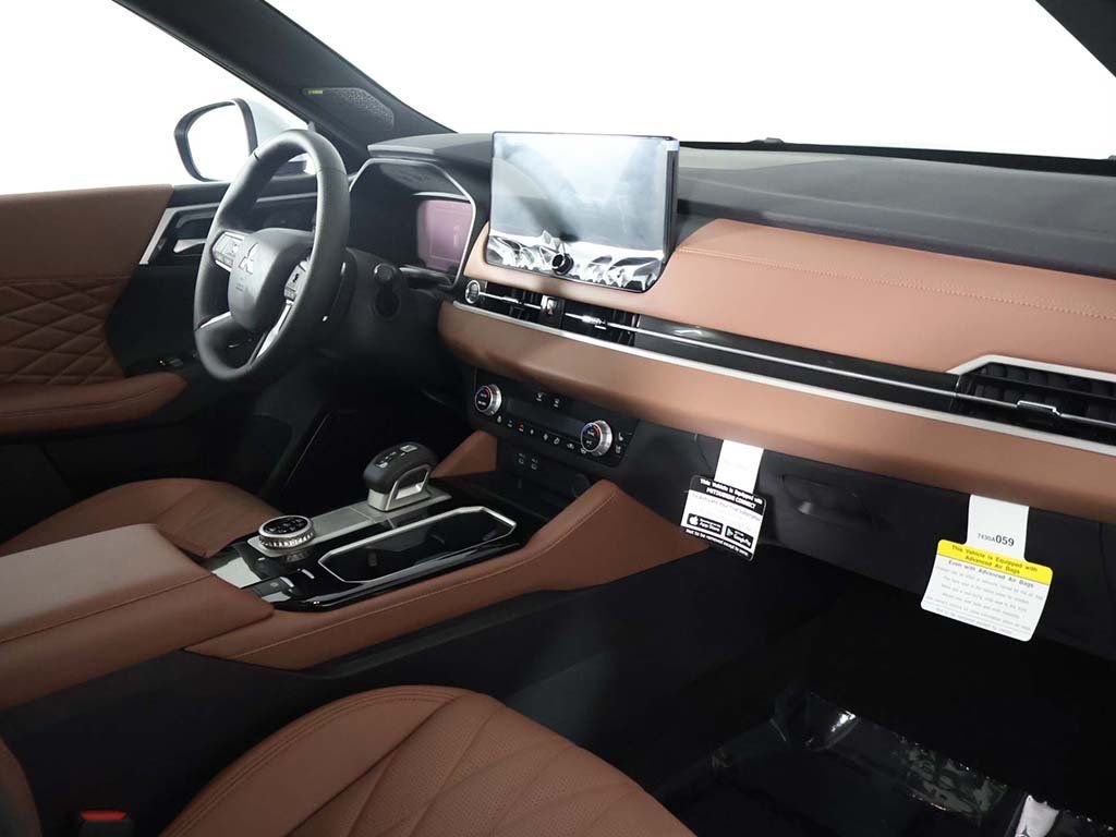 New 2026 White Mitsubishi SEL image 35
