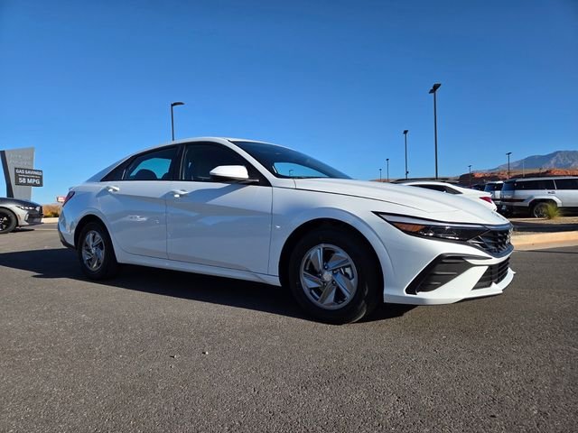 New 2026 White Hyundai SE image 2